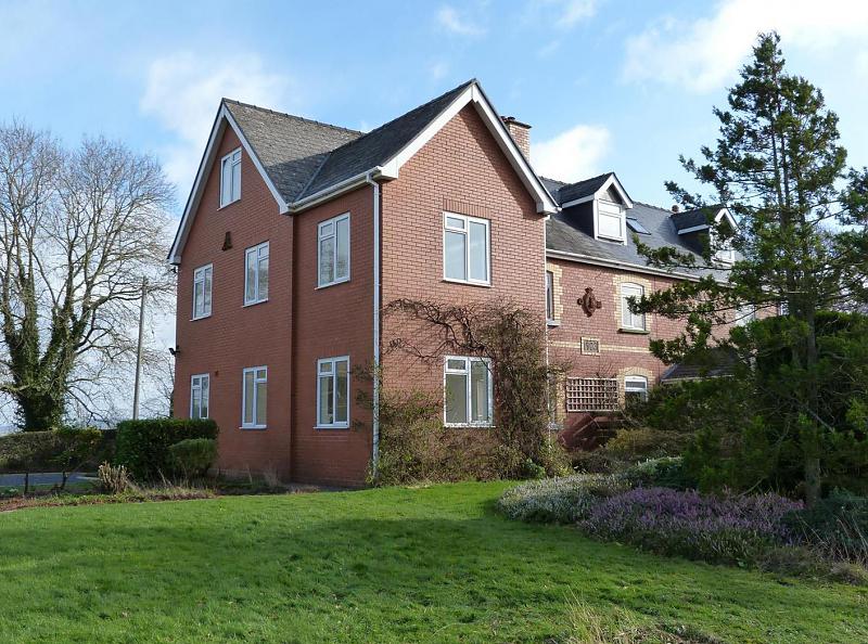 1 Caeflwyn, Ewyas Harold, Hereford