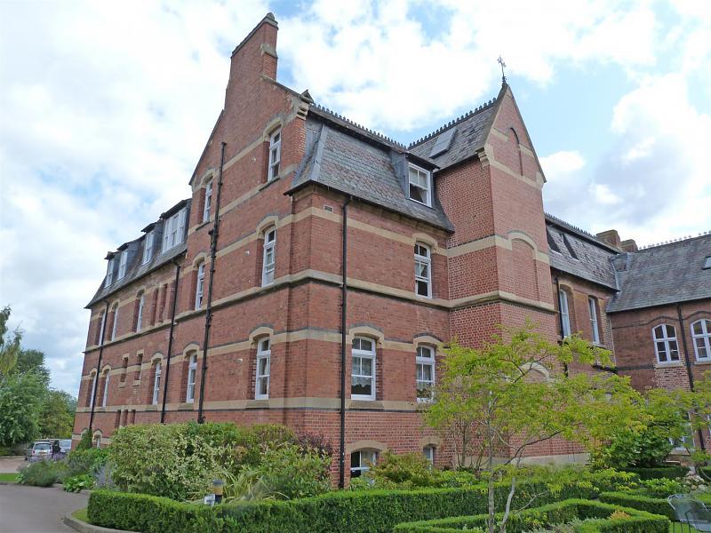 37 Frome Court, Bartestree, Hereford