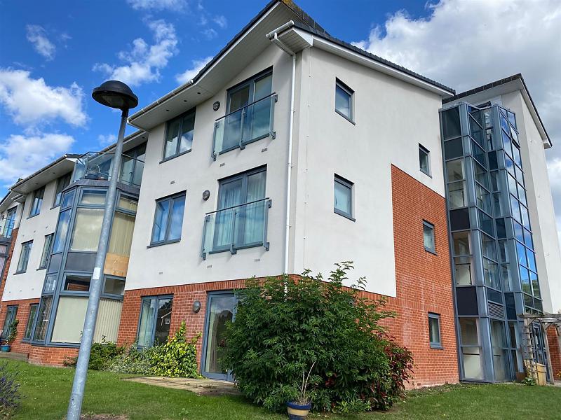 10 Mundi Walk, The Rose Garden, Hereford