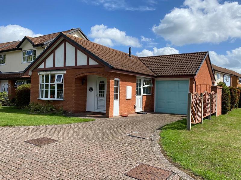 2 Queens Wood Drive, Hampton Dene, Hereford