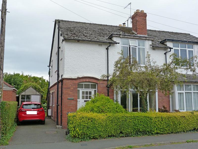 24 Moor Park Road, Three Elms, Hereford