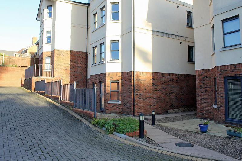 2 Bank View, Off Southbank Road, Hereford
