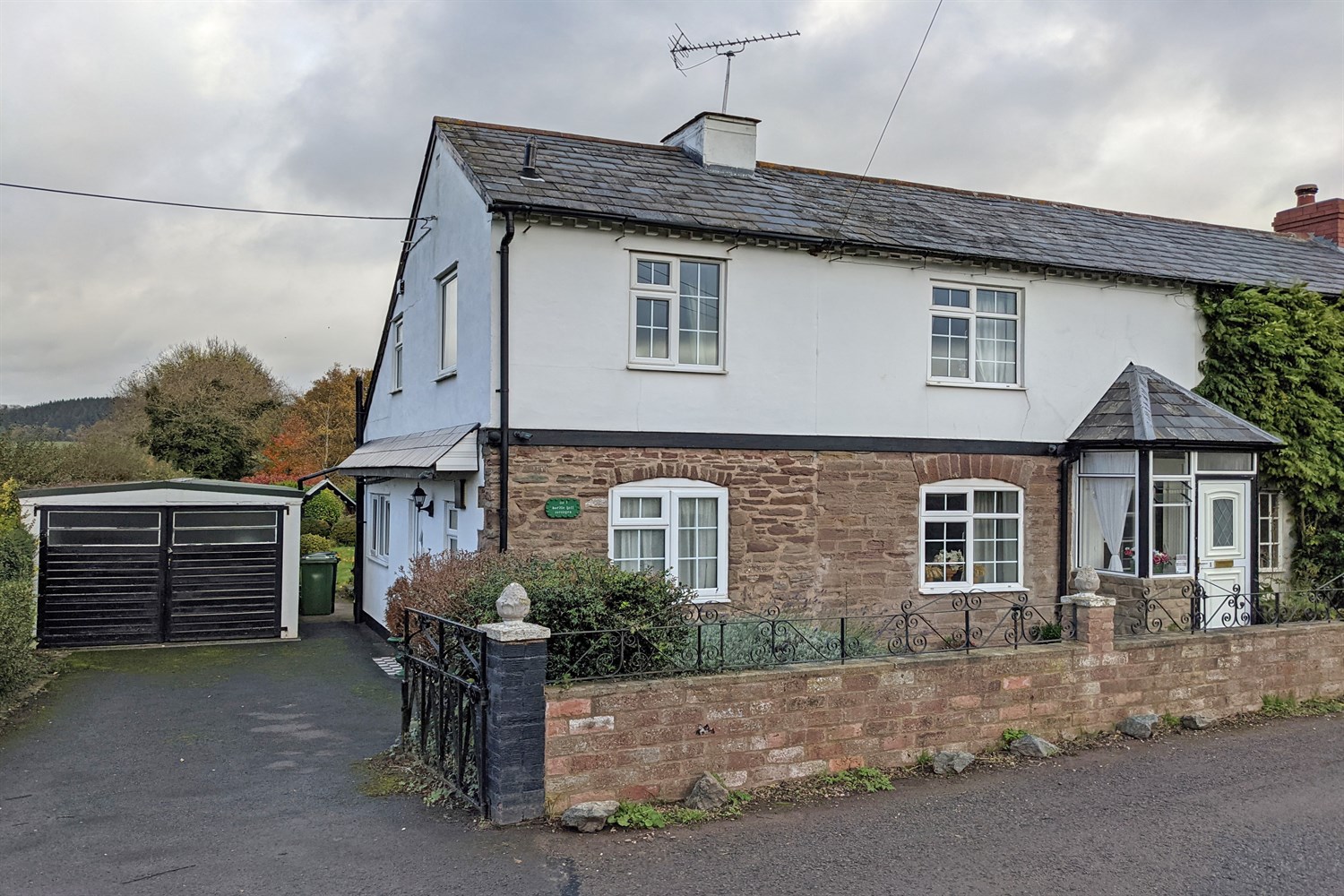 1 Hurdle Hall Cottages, Canon Pyon, Hereford
