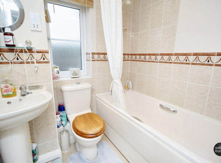 48 Warwick Road, Lower Bullingham, Hereford, HR2 6FB - photo 13