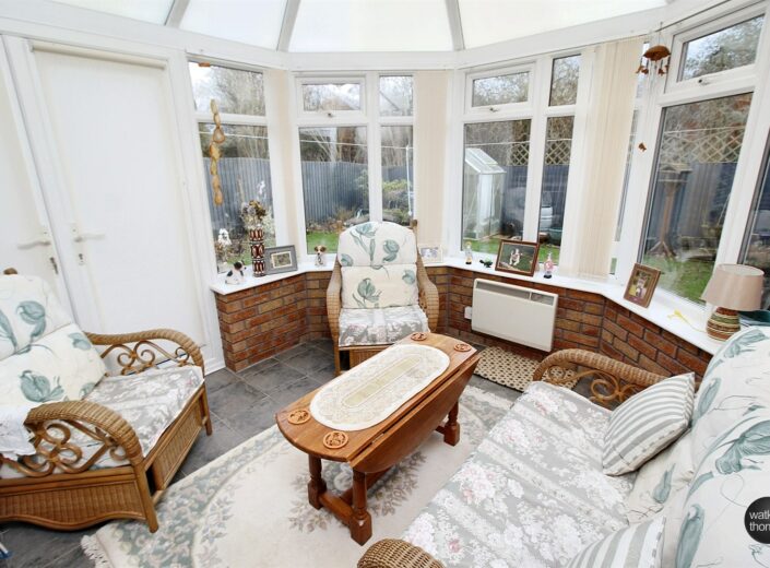 48 Warwick Road, Lower Bullingham, Hereford, HR2 6FB - photo 4