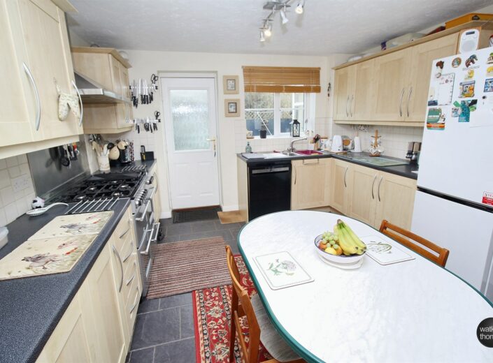 48 Warwick Road, Lower Bullingham, Hereford, HR2 6FB - photo 6