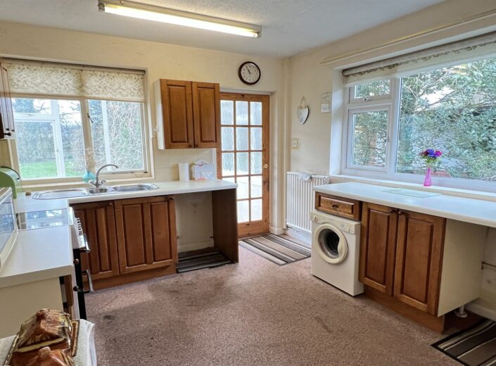 2 Cloverdale Drive, Preston On Wye, Herefordshire, HR2 9JU - photo 7