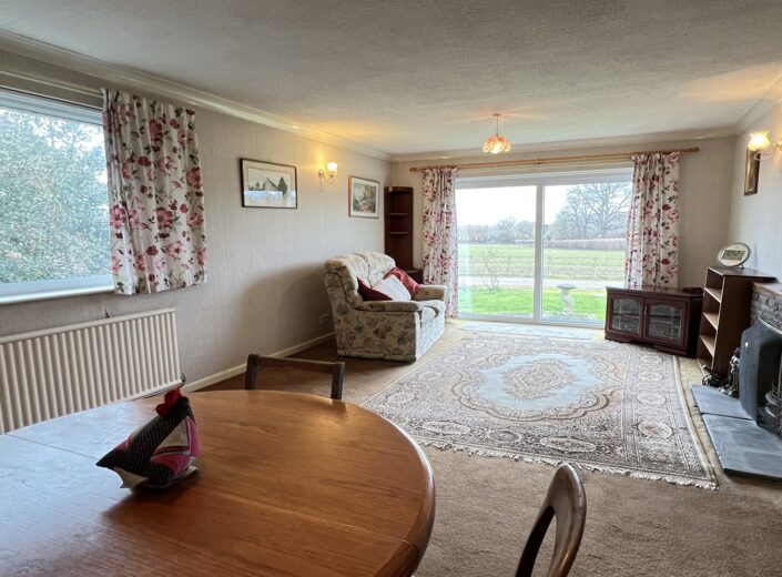 2 Cloverdale Drive, Preston On Wye, Herefordshire, HR2 9JU - photo 2