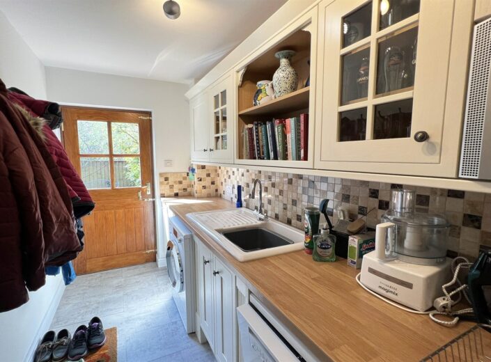 The Willows, Bridge Farm, Wellington, Hereford, HR4 8AZ - photo 12