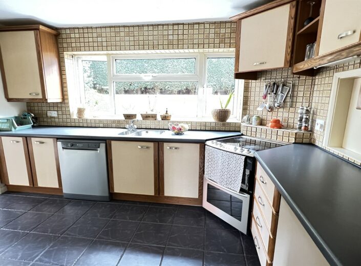52 Loder Drive, Aylestone Hill, Hereford, HR1 1DS - photo 9