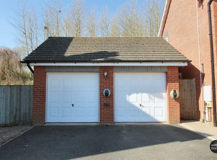 4 The Pippins, Old Clehonger, Hereford HR2 9SG - photo 3