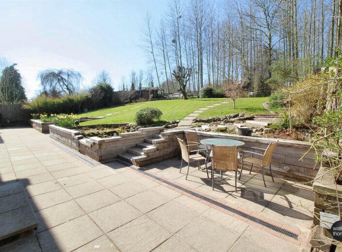 4 The Pippins, Old Clehonger, Hereford HR2 9SG - photo 4