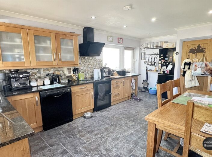 The Lodge, Dinedor, Herefordshire, HR2 6LQ - photo 2