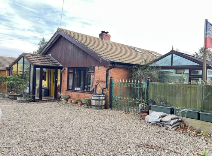 The Lodge, Dinedor, Herefordshire, HR2 6LQ - photo 1