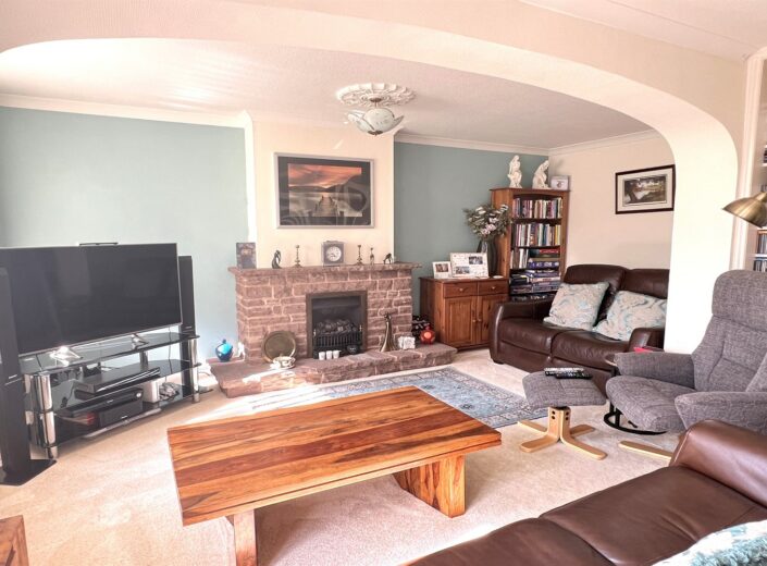 1 Siddons Road, Hampton Dene, Hereford, HR1 1XD - photo 2