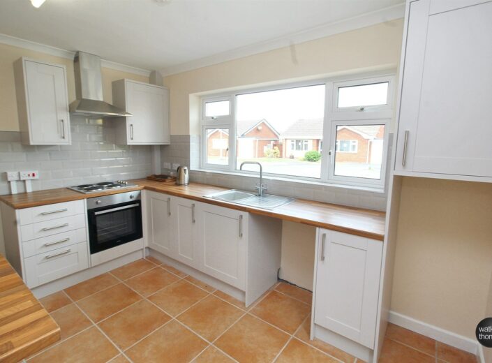 12 Irvine Close, Kings Acre, Hereford, HR4 0RE - photo 3