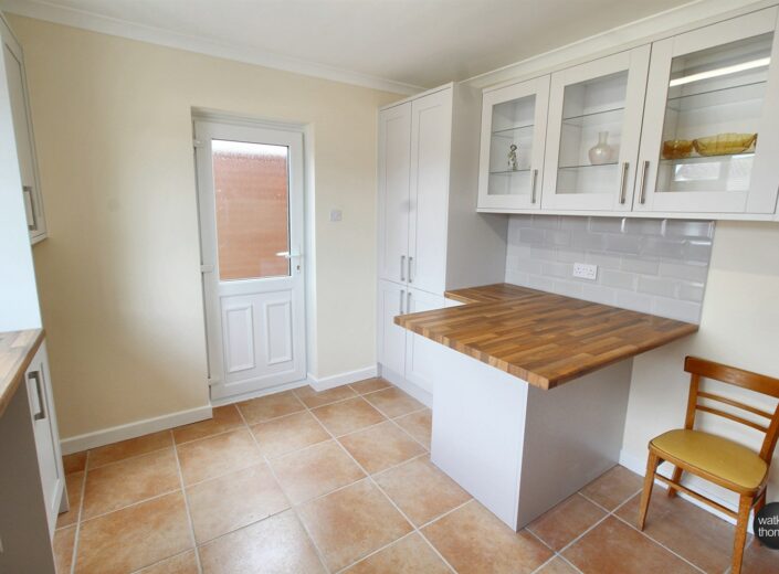 12 Irvine Close, Kings Acre, Hereford, HR4 0RE - photo 4