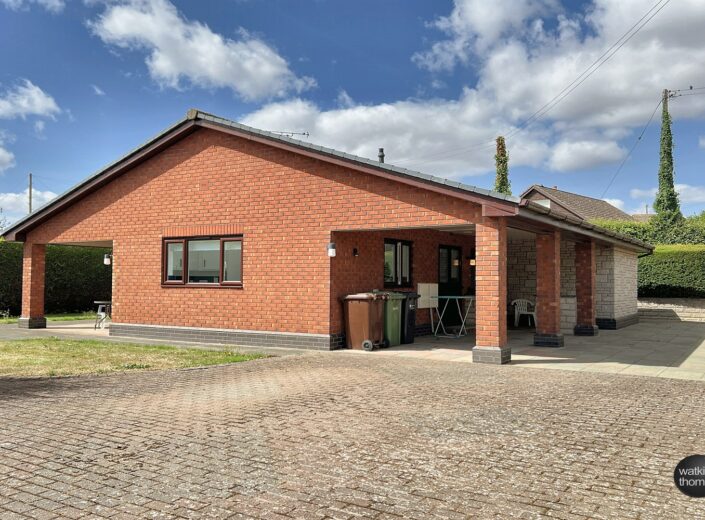 Thorntrees, Sutton St Nicholas, Herefordshire, HR1 3AX - photo 2