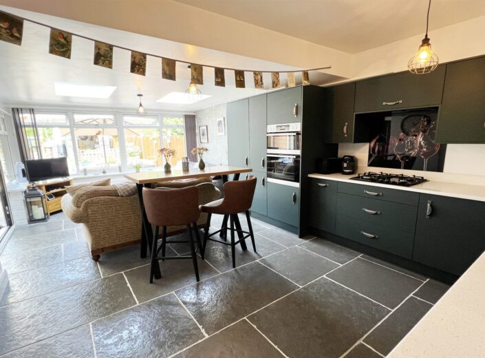 187 Ledbury Road, Tupsley, Hereford, HR1 1QD - photo 7