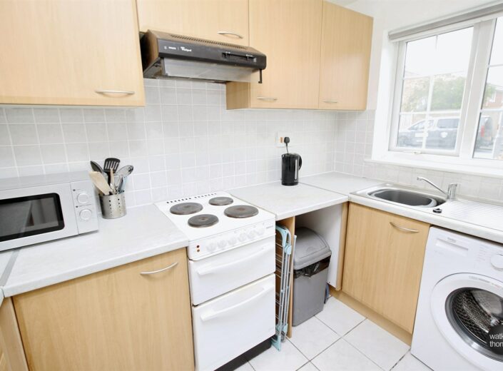 47 Sandown Drive, Bobblestock, Hereford, HR4 9LU - photo 5