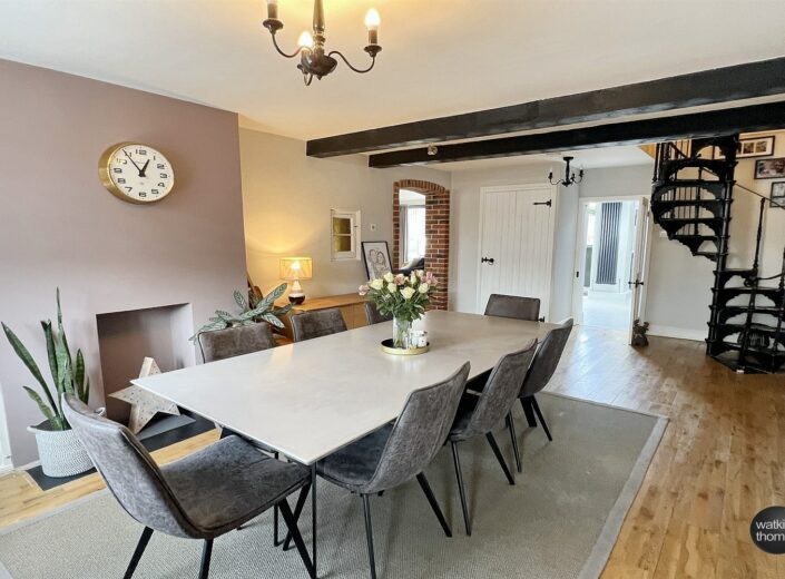 122 Grandstand Road, Hereford, HR4 9NR - photo 2