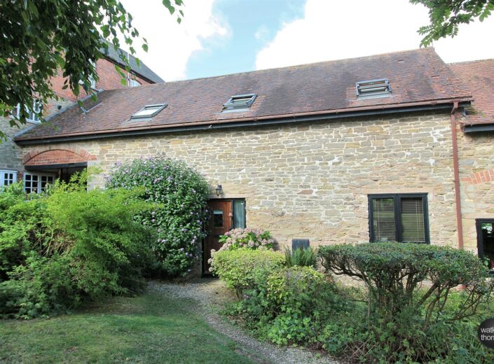 8 Leys Farm, Tarrington, Hereford, HR1 4EX - photo 1