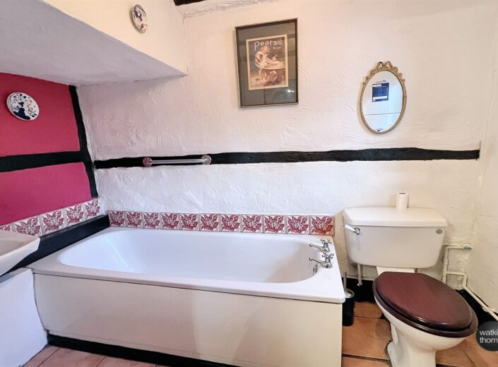 Pear Tree Cottage, Kingstone, Hereford, Herefordshire, HR2 9HN - photo 11