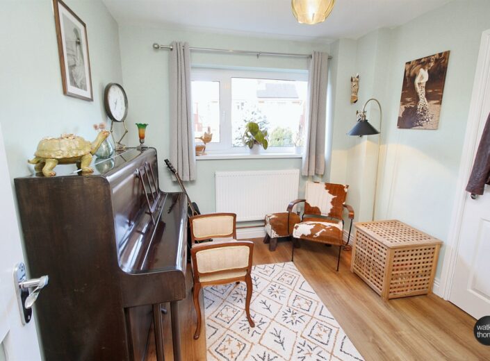 8 Coniston Walk, off Yazor Road, Hereford, HR4 9PP - photo 3