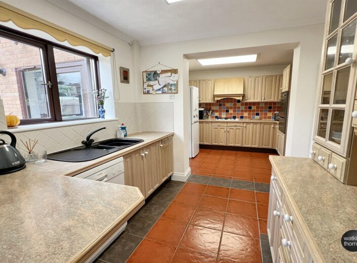 18 Farr Close, Tupsley, Hereford, HR1 1QF - photo 13