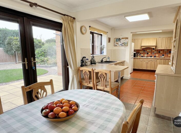 18 Farr Close, Tupsley, Hereford, HR1 1QF - photo 3