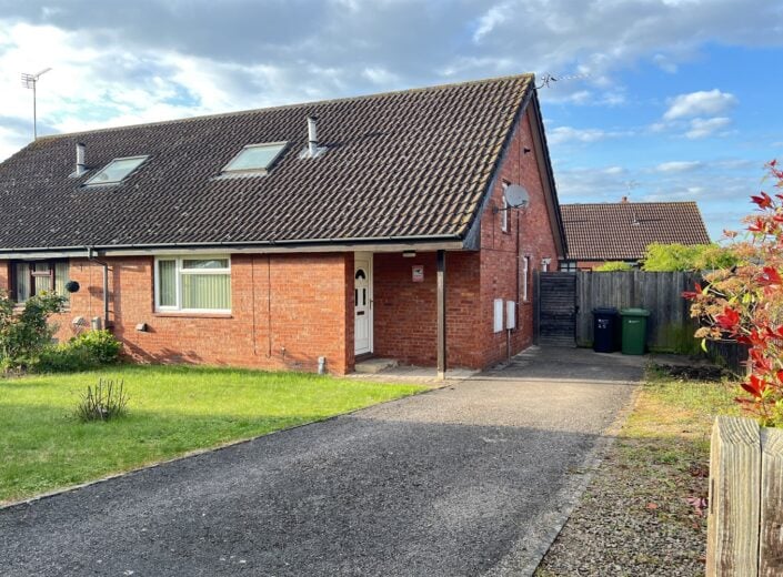 25 Field Grove View, Victoria Park, Hereford, HR1 1AW - photo 1