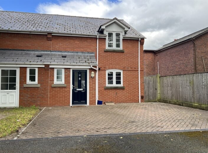 23 Holmer Street, Whitecross, Hereford, HR4 0HS