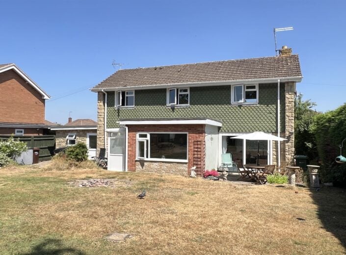 16 Westminster Avenue, Tupsley, Hereford, HR1 1QH - photo 2