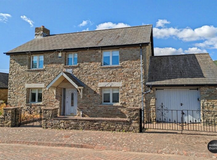 6 Greyhound Close, Longtown, Hereford, HR2 0NB